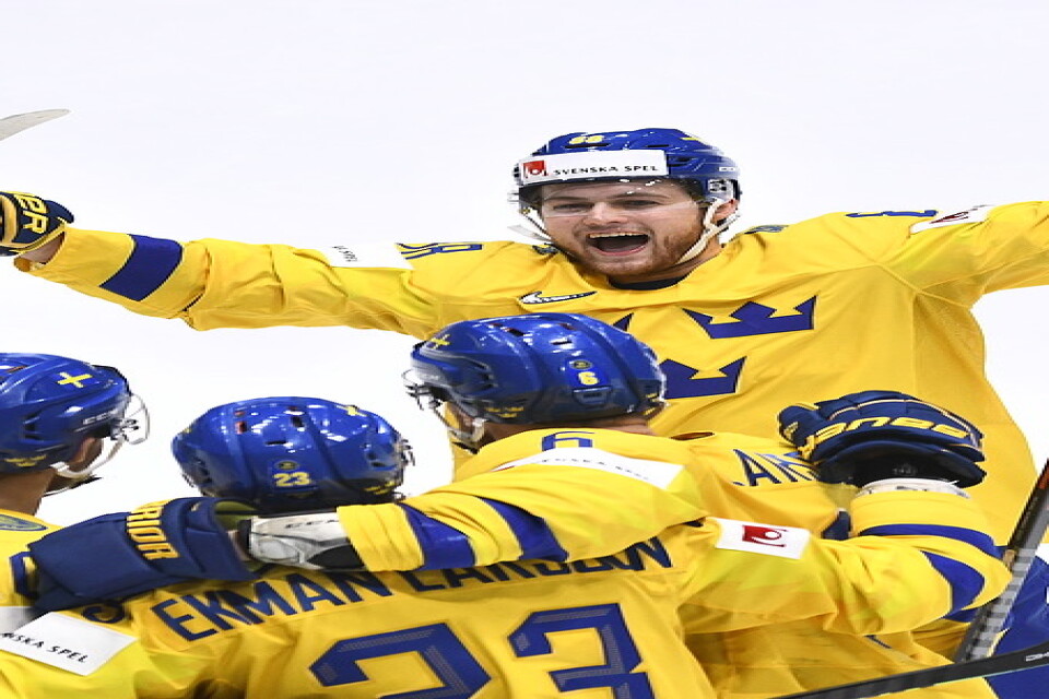 Svenskt jubel efter Oliver Ekman-Larssons 4–3-mål.