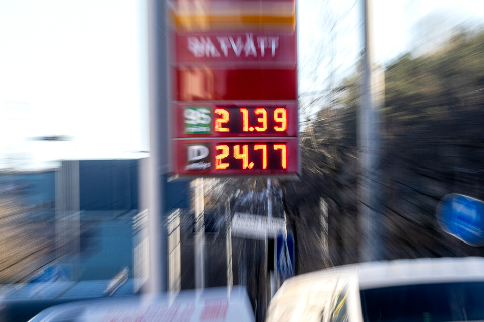 Höjda bränslepriser på bensin och diesel är en effekt av Rysslands invasion av Ukraina. Arkivbild.