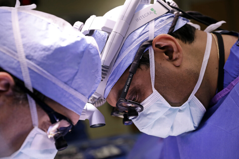 En 58-årig man har fått ett grishjärta transplanterat vid University of Maryland Medical Center i USA. Det är andra gången en sådan transplantation har genomförts.