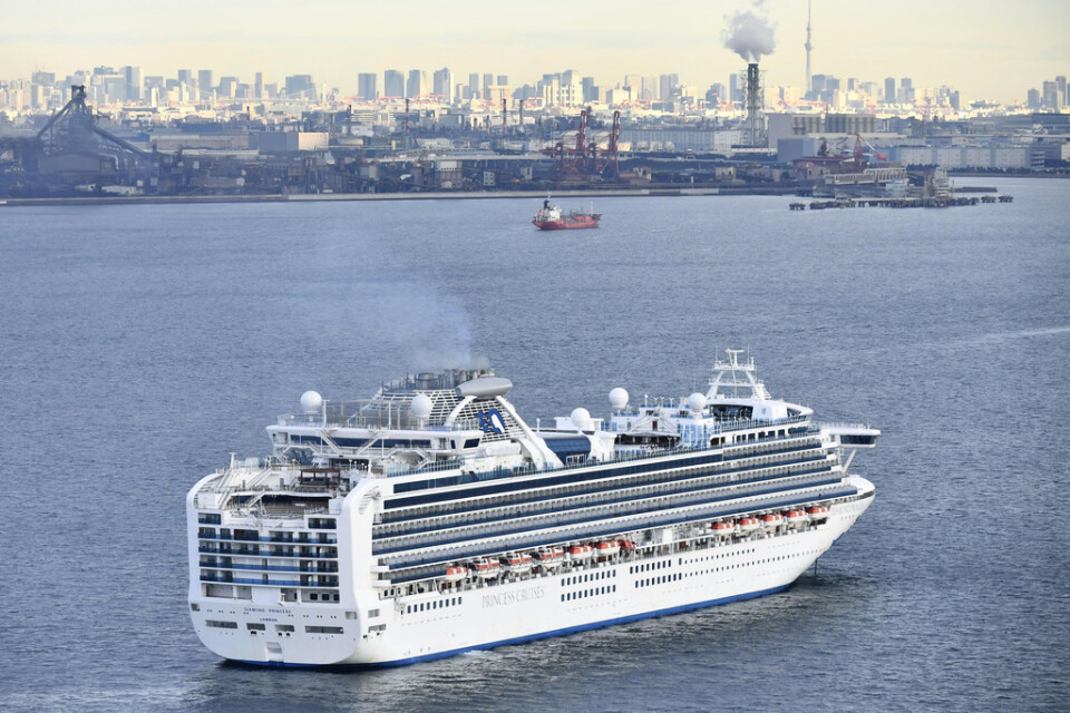 Kryssningsfartyget Diamond Princess ligger för ankar utanför Yokohama i Japan.