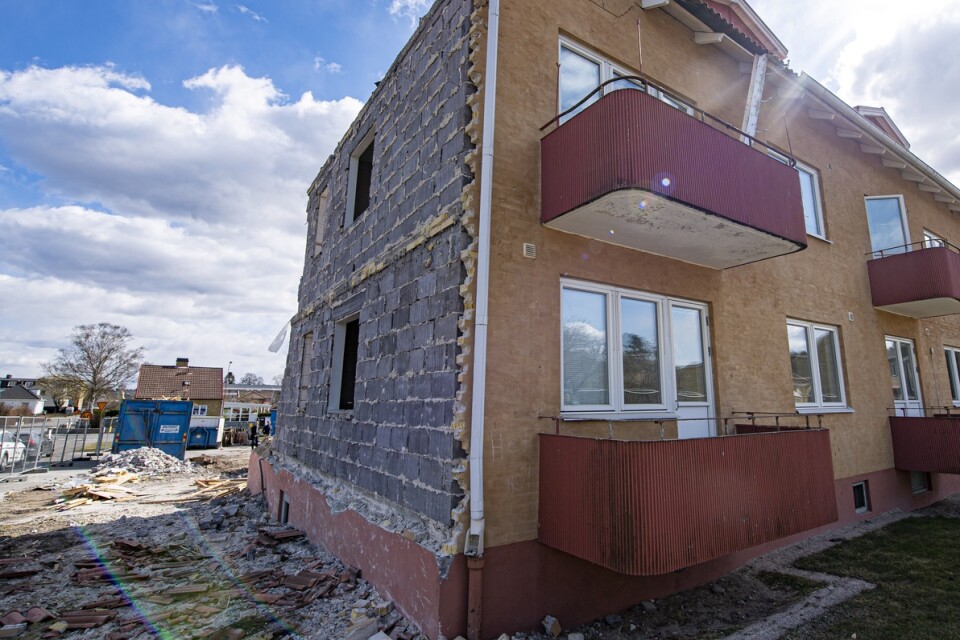 One of the blocks of flats has been demolished on Bödkargatan in Broby.