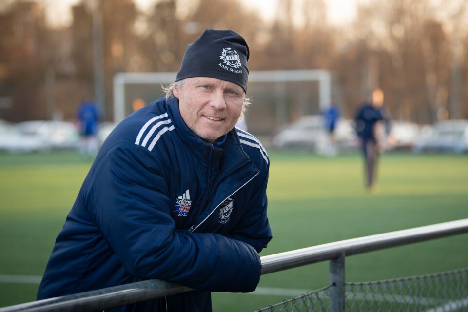 Stefan ”Sniff” Liljegren ska lotsa sitt IFK Karlshamn mot ett nytt kontrakt i division 3.