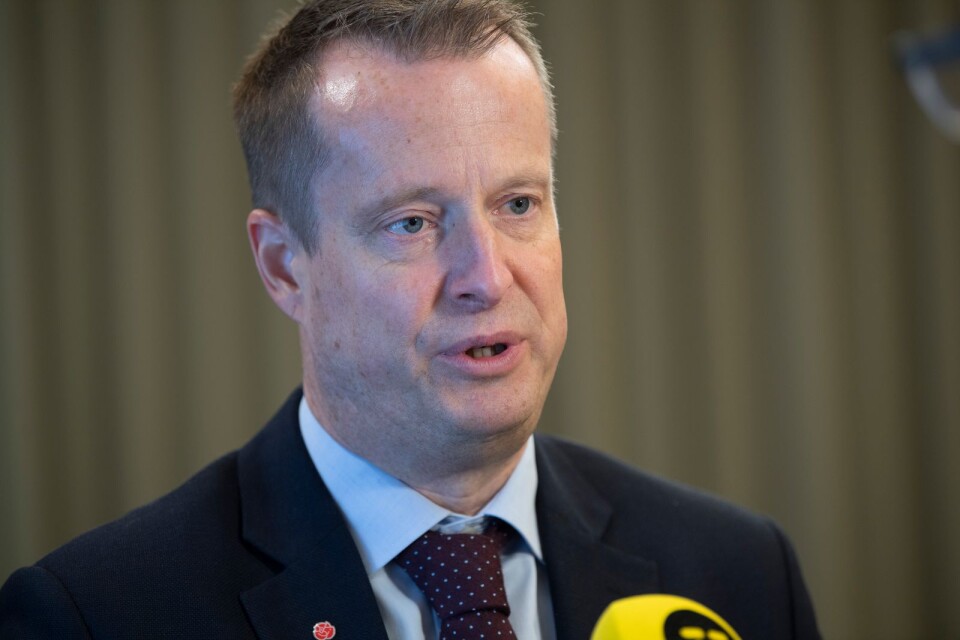 Energiminister Anders Ygeman (S) står inte upp för svenska elkunder.