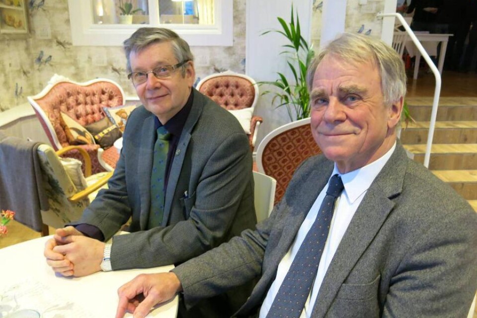 Jägarförbundets länsordförande Folke Fagerlund och förbundsordförande Björn Sprängare hade mycket att diskutera vid årsstämman.