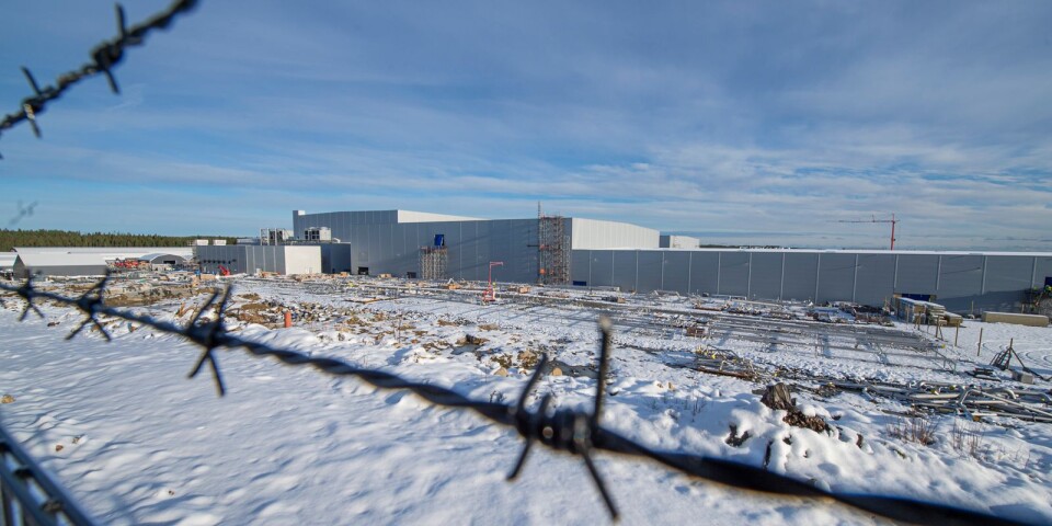 Northvolts fabrik i Skellefteå är under uppbyggnad. Det är en anläggning i den här storleken som eventuellt kan placeras i Lockryd, strax söder om Ulricehamns kommun.