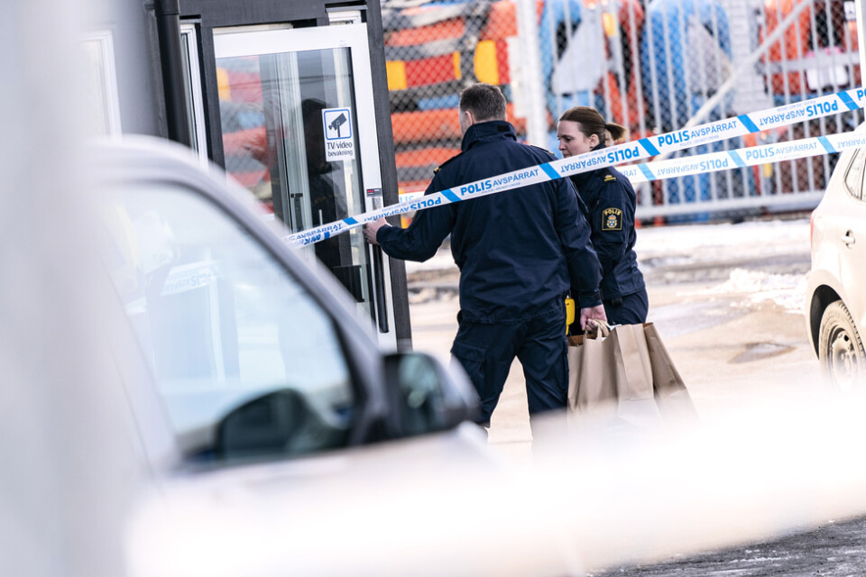 En 47-årig man åtalas för ett mordförsök i Lund. På bilden syns polisens tekniker i samband med att brottsplatsen undersöktes. Arkivbild.
