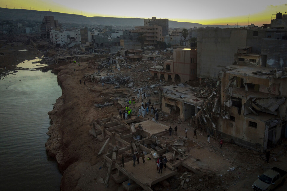 Sök- och räddningsinsatsen efter översvämningskatastrofen i Libyen pågår fortfarande. Bilden är från i fredags.
