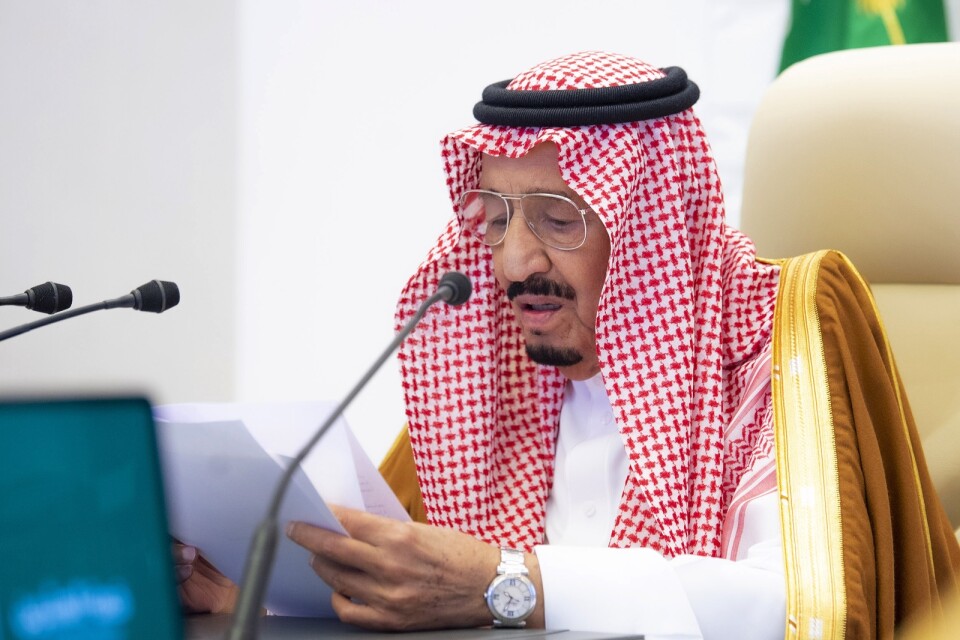 Saudiarabiens kung Salman håller sitt öppningsanförande.