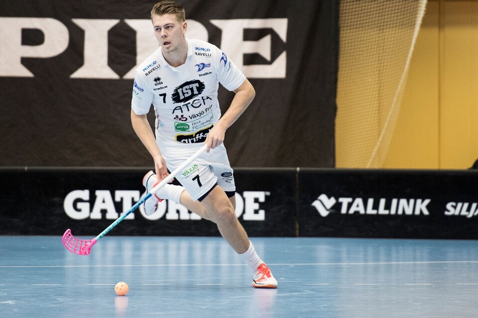 Växjö Vipers André Andersson har bollen under kontroll.