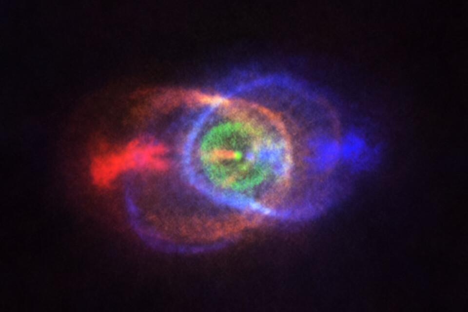 Gasmolnet kring dubbelstjärnan HD101584 kan avslöja en dragkamp mellan stjärnorna (prick i mitten). Blåfärgade områden rör sig mot oss och röda bort från oss. Jetstrålar som sträcker sig nästan helt utmed siktlinjen ger fart åt den blå och röda gasen.