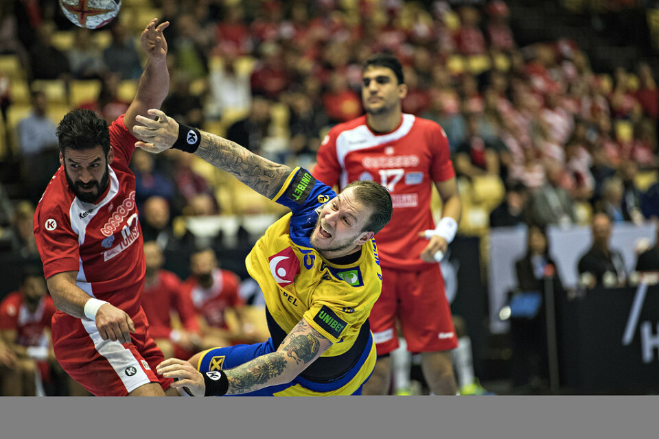 Jihed Jaballah, här i duell med Andreas Nilsson i VM-mötet mellan Tunisien och Sverige i januari. Arkivbild