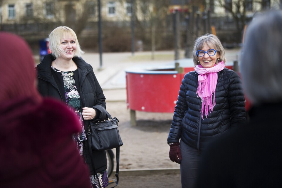 ”Vi ser stora vinster. Möten med andra människor och kulturer är roligt för båda parter”, säger Linda Edvardsson, till vänster, med volontär Margot Gerdt intill.