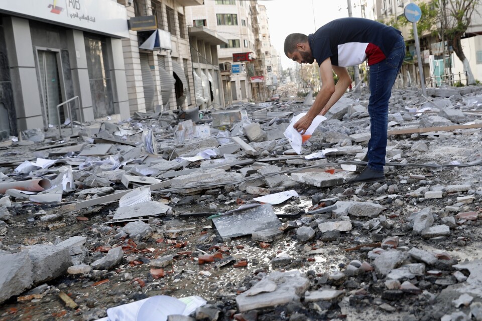 Resterna av en byggnad som bland annat hyste en vårdcentral i Gaza stad.