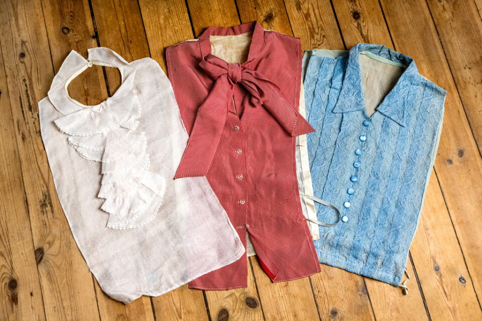 Blusinsättningar var ett smart och ekonomiskt sätt att variera sin klädsel med små medel.