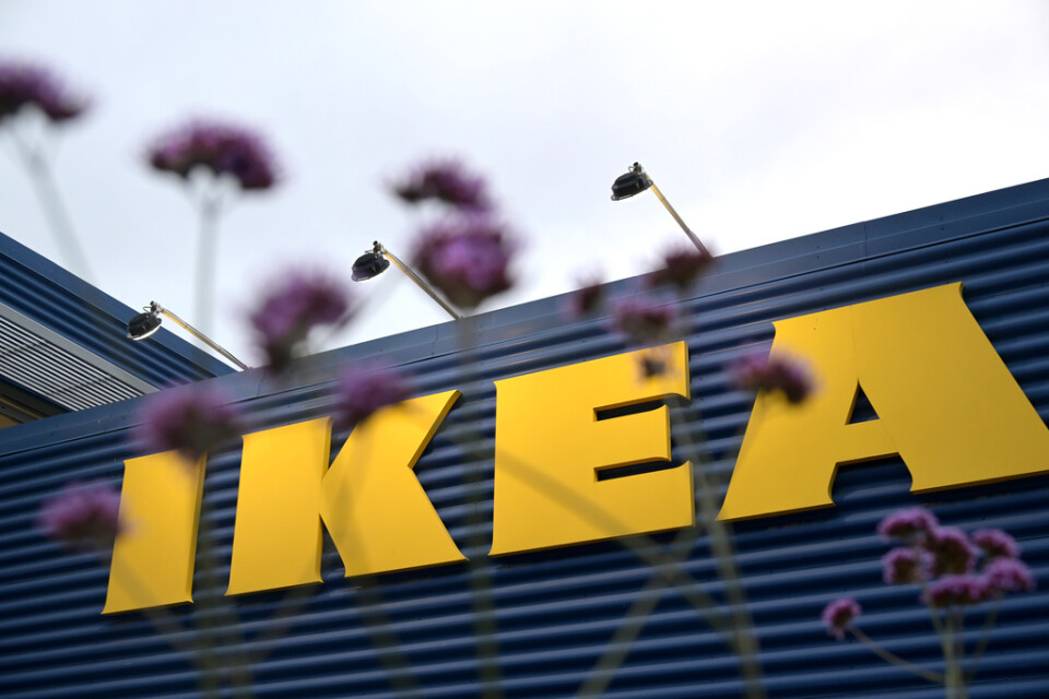 Ikea Sverige har gjort ett rekordår sett till försäljning, men den globala möbeljätten drabbas ändå av de globala prishöjningarna. Arkivbild.