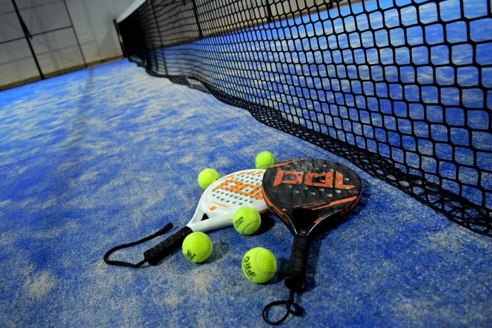 Racketsporten padel är en blandning av tennis och squash.