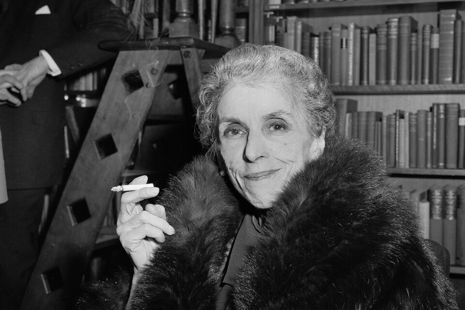 Den danska författaren Karen Blixen (1885–1962) avled för 60 år sedan.