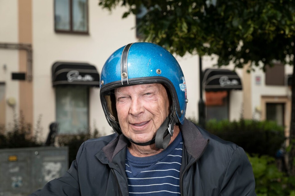 Bertil Silverås, Oskarshamn: – Cykeln har jag aldrig blivit bestulen på men däremot en moped. Den stod hemma på gården med ett vajerlås. Jag hoppas på att det inte händer igen men det går inte att veta sånt.