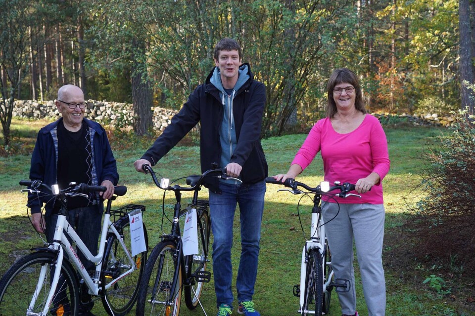 Stig Karlsson, Erik Lennartsson och Lisbeth Palmberg vann cyklar när årets Hitta ut avslutades.