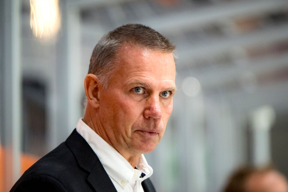 Karlskrona HK:s tränare Mats Lusth tycker till om ledningen i Mora IK