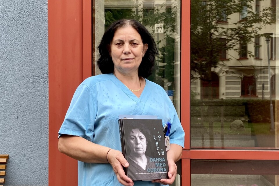 ”The hardest thing was the fear. My family was very worried about me and didn't want me to go to my work”, says assistant nurse Ajshe Zeka, whose photo is on the front cover of the book.