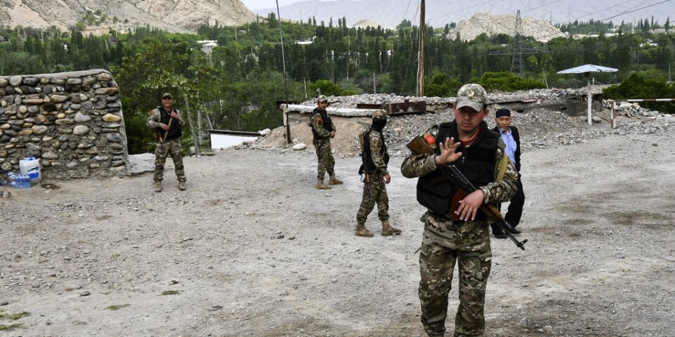 En kirgizisk soldat nära gränsen till Tadzjikistan. Arkivbild.
