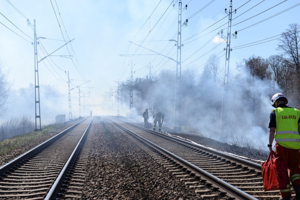Bränder ut med Södra stambanan i Alvesta stoppade tågtrafiken under lördagen.
