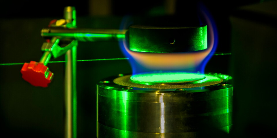 Förbränning av olika ämnen studeras med hjälp av grön laser i laserlabbet på Lunds Tekniska Högskola.