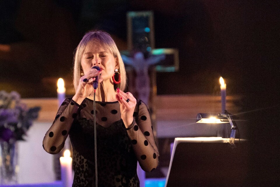 Cajsa Stina Åkerström kommer till Tvärreds kyrka med konserten En jul i gemenskap.