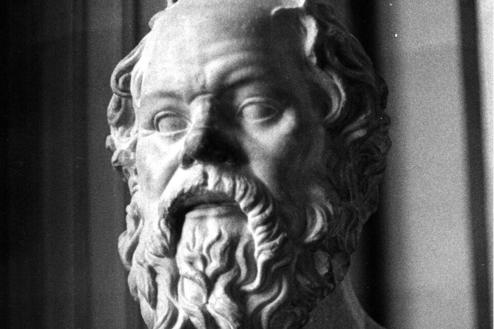 Sokrates, den grekiske filosofen, dömdes till döden för sina åsikters skull. I demokratisk ordning.