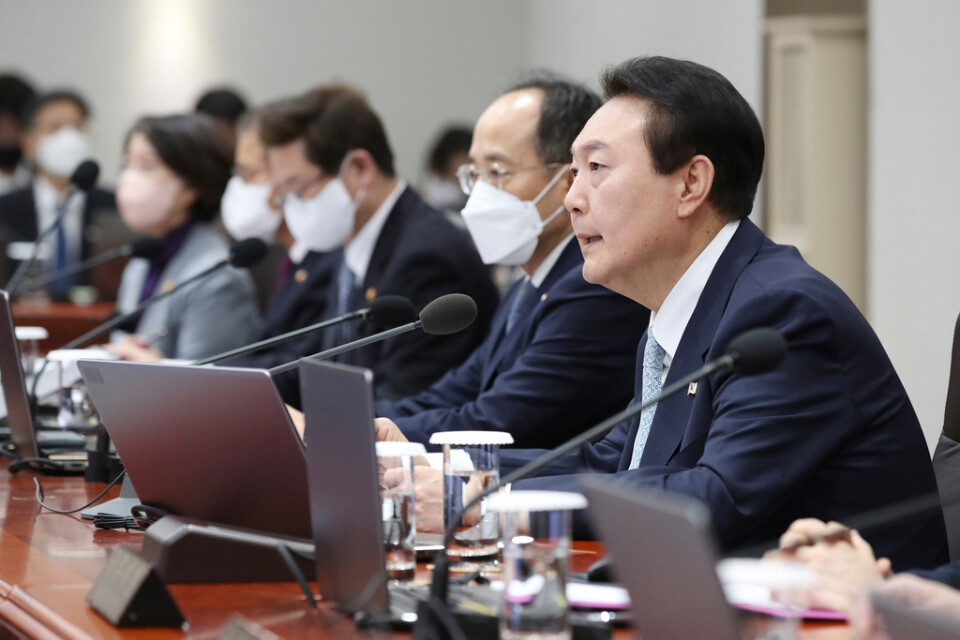 President Yoon Suk Yeol vid ett regeringsmöte på torsdagen om de strejkande chaufförerna. Arkivmöte.