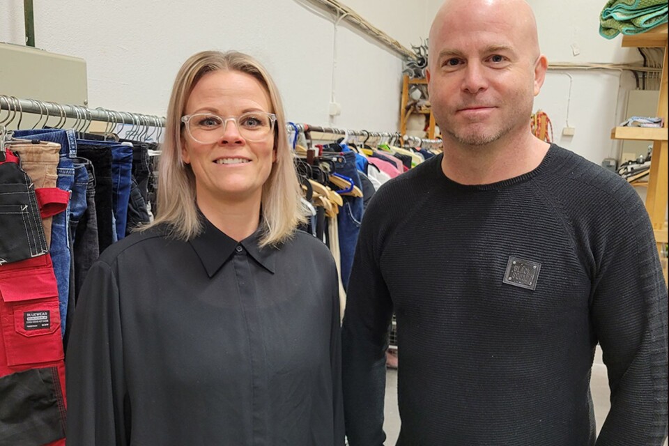 Maria Strandman och Fredrik Kling på arbetsmarknadsenheten i Mönsterås kommun.