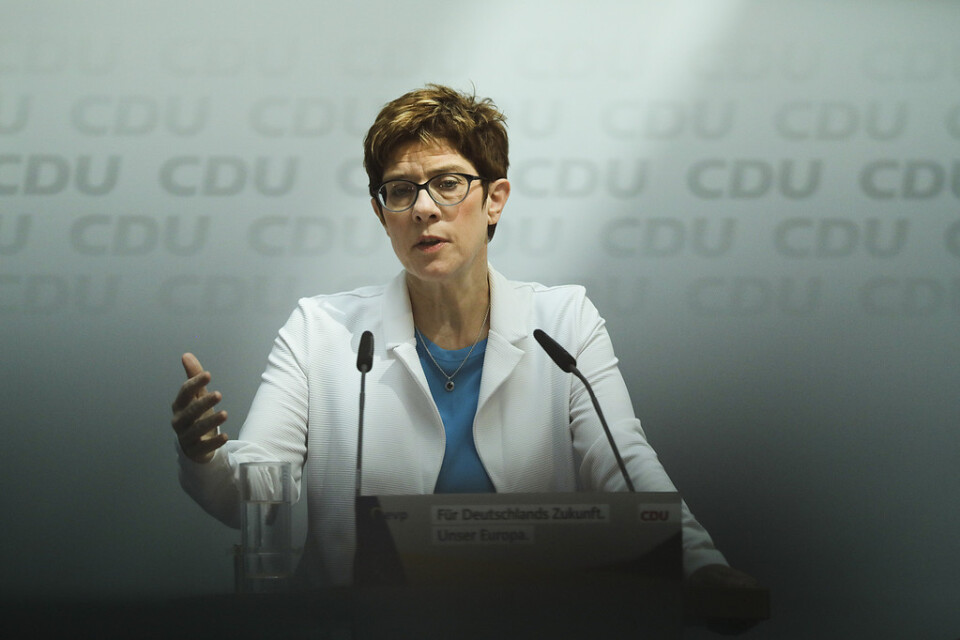 CDU-ordföranden Annegret Kramp-Karrenbauers uttalande har tolkats som att hon vill begränsa yttrandefriheten på internet. Bild från måndagens pressträff.