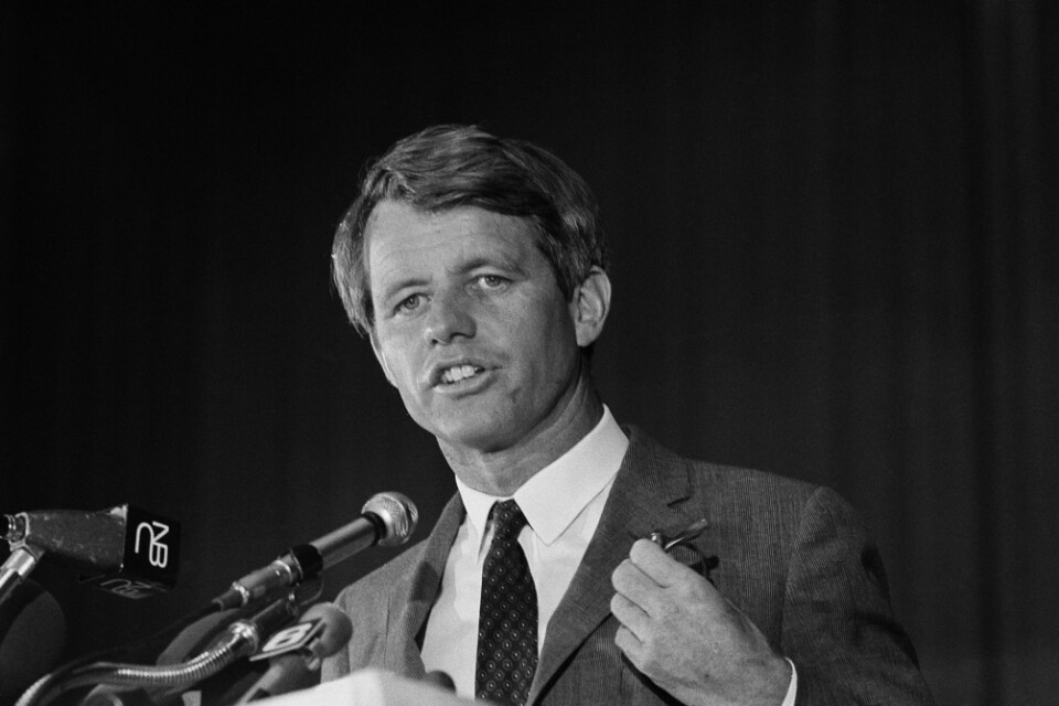 Senator Robert F Kennedy, demokratisk presidentaspirant och bror till den mördade presidenten John F Kennedy, talar i Atlantic City i maj 1968. Månaden efter, den 5 juni, mördades även han.