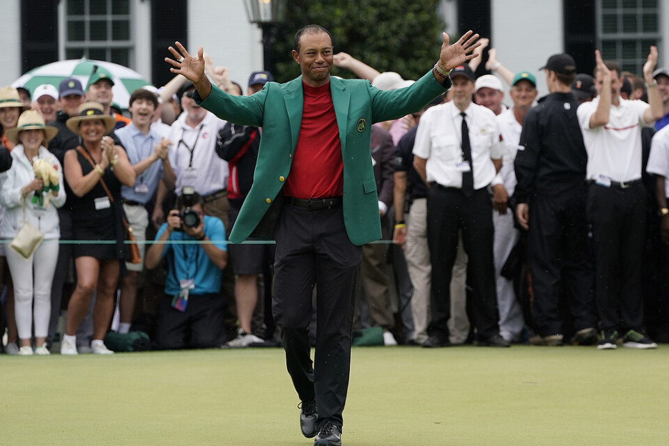 Tiger Woods i den gröna kavajen efter den efterlängtade majortiteln i US Masters. Arkivbild.