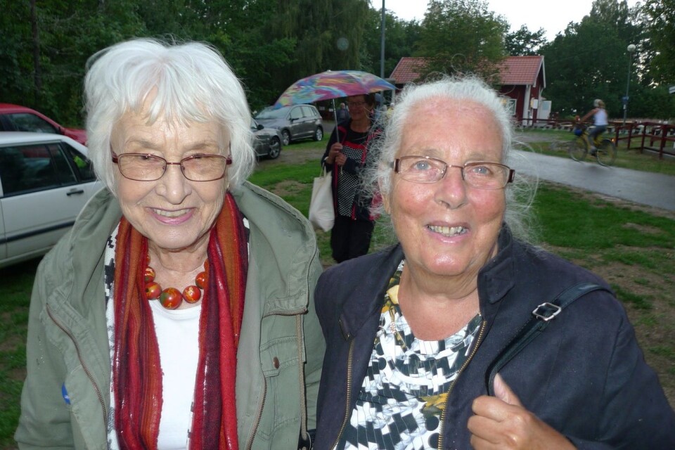 Kassören och gillets grundare Karin Sjöblom (till vänster) och Margareta Carlsson.