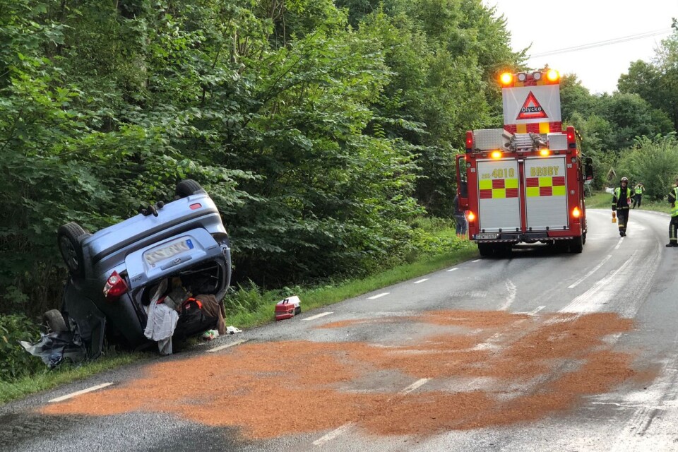 Olyckan inträffade i en kurva precis väster om Vanås.