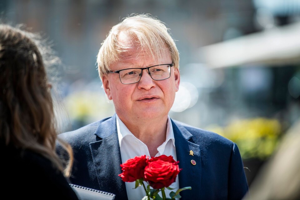 Försvarsminister Peter Hultqvist (S) på besök i Karlskrona inför söndagens EU-val.