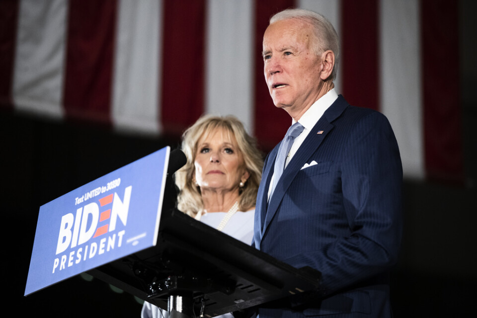 USA:s förre vicepresident Joe Biden håller ett segertal inför anhängare i Philadelphia. Han leder kampen om Demokraternas presidentkandidatur efter den senaste primärvalsomgången.