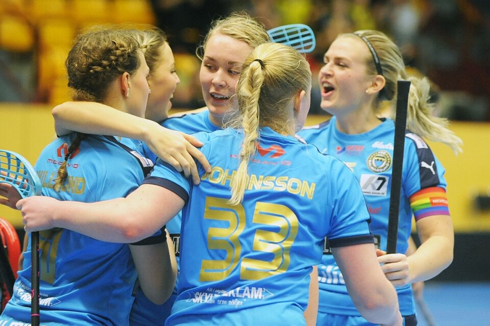 FBC-damerna i första mötet i kvalserien som avgörs i bästa av tre matcher.