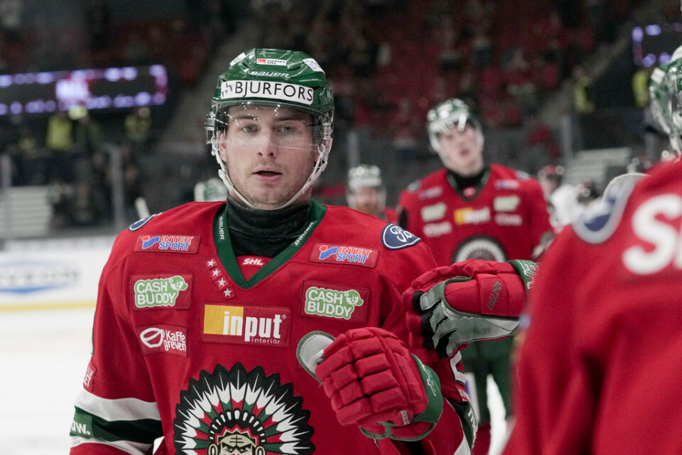Frölundas Johan Sundström har kvitterat till 4-4 under lördagens ishockeymatch i SHL mellan Frölunda HC och Örebro HK i Scandinavium.