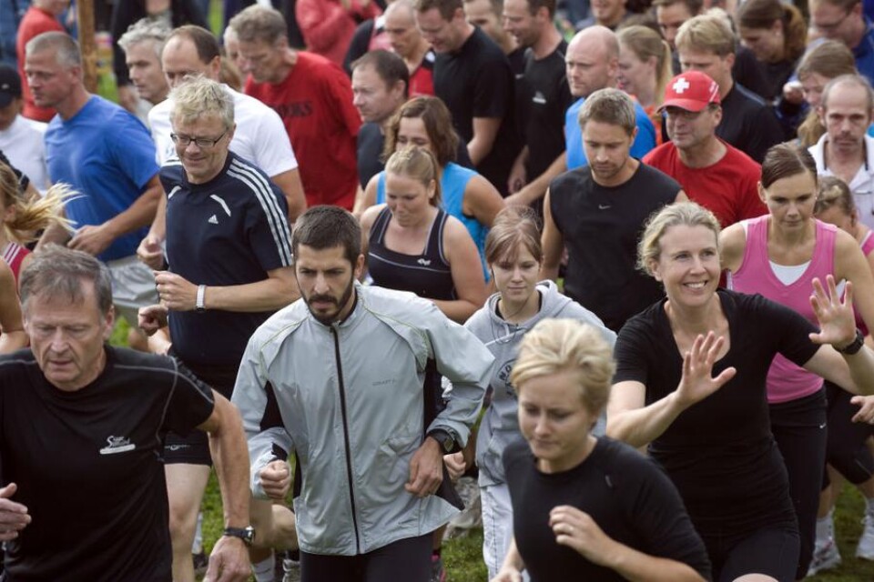 Flera hundra personer deltog på söndagen i välgörenhetsloppet Run for life i Tävelsås.