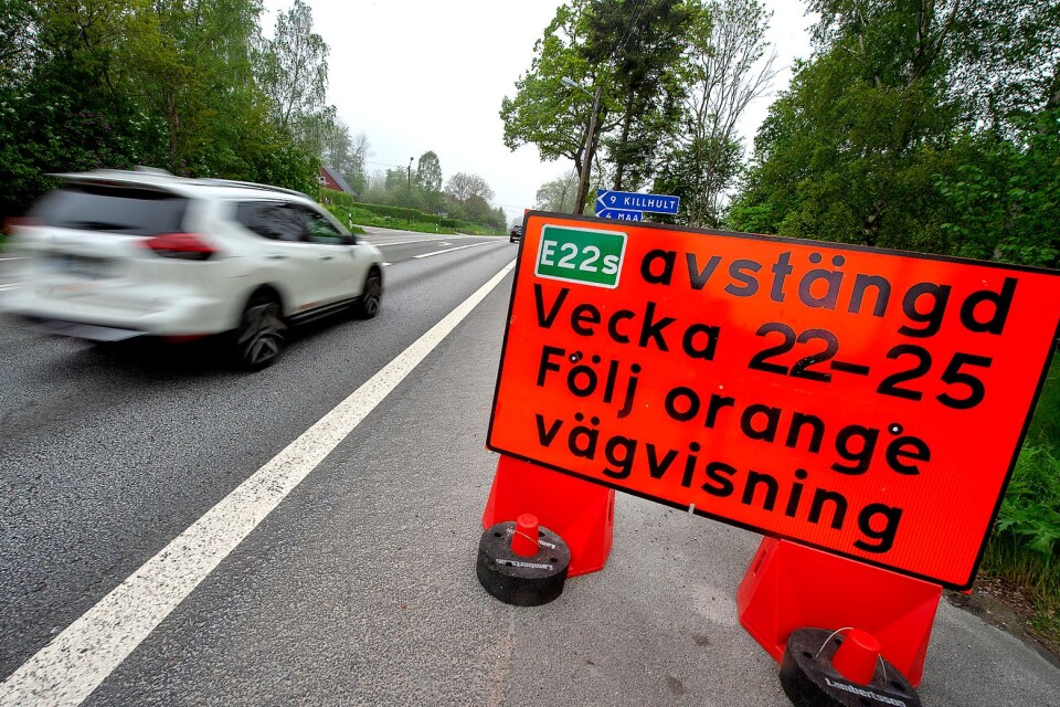 Den södergående trafiken kommer att gå genom Sätaröd på Sätarödsvägen. Den norrgående trafiken ska fortfarande gå via E22, men med sänkt hastighet.