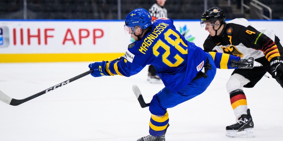 Här skjuter Oskar Karolji Magnusson in 3–1 för Sverige mot Tyskland. Foto: Bildbyrån