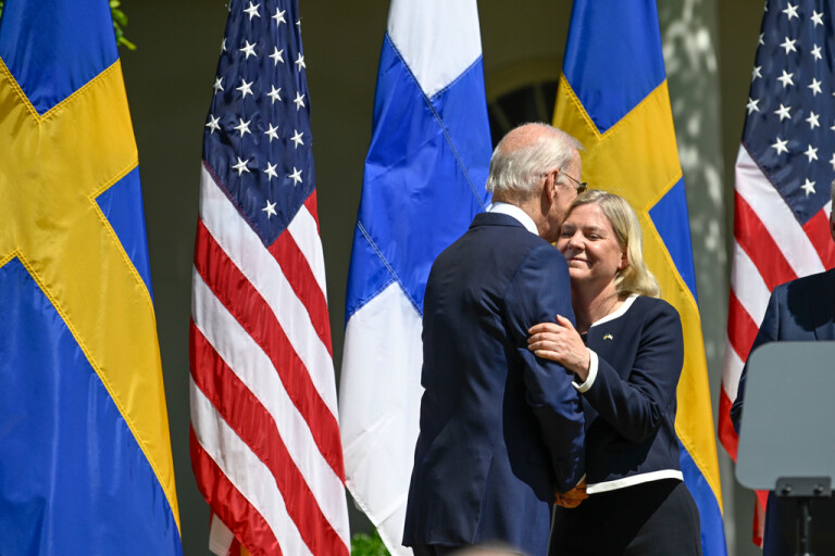 Biden: Finland och Sverige gör Nato starkare