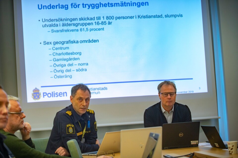 Lokalpolischef Anders Olofsson och kommunalrådet Peter Johansson (M) tror att en del av insatserna som använts på Charlottesborg kan funka i centrum också.