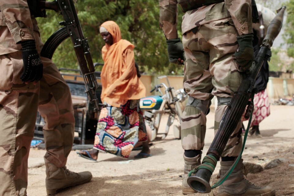 Nigerianska soldater våldtar kvinnor som de påstår sig hjälpa, enligt en ny rapport från Amnesty. Arkivbild.