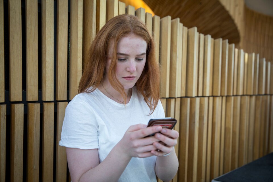 Söderslättspartiet är emot ett totalförbud mot mobiler i Trelleborgs skolor.