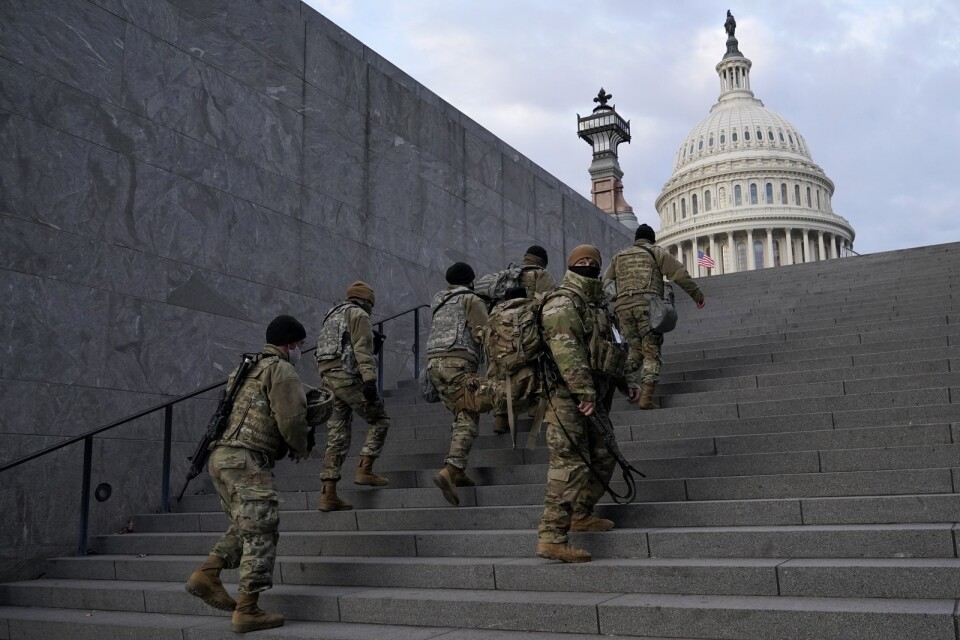 Soldater vid den amerikanska kongressbyggnaden i Washington DC.