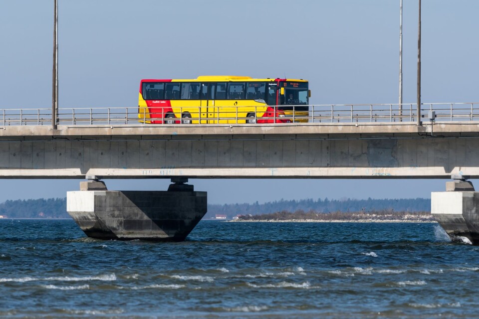 Hur många vändor över Ölandsbron hinner du åka med bussen på 24 timmar?